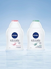 Гель для интимной гигиены с ромашкой для чувствительной кожи - NIVEA Intimo Wash Lotion Sensitive Skin — фото N4