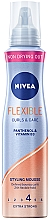Парфумерія, косметика Мус для волосся "Гнучкі завитки" - NIVEA Flexible Curls & Care