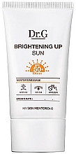 Духи, Парфюмерия, косметика Солнцезащитное средство - Dr.G Brightening Up Sun Spf50+ Pa+++