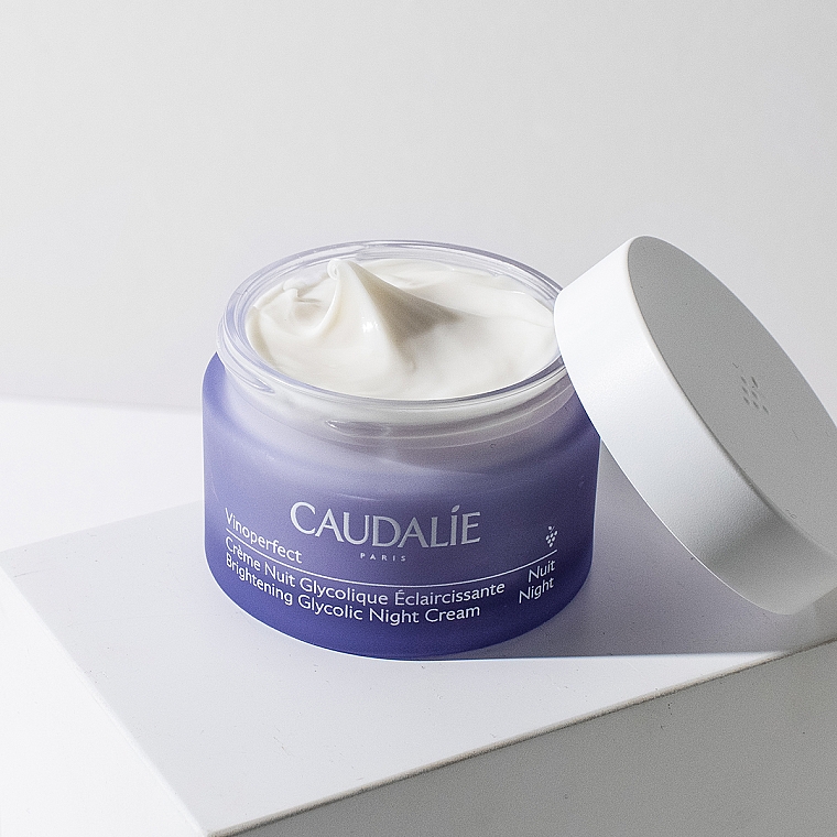 Нічний крем проти пігментних плям з гліколевою кислотою - Caudalie Vinoperfect Dark Spot Correcting Glycolic Night Cream — фото N4