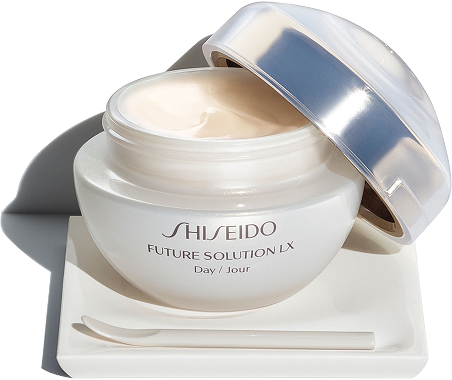 Дневной защитный крем для полного восстановления кожи - Shiseido Future Solution LX Daytime Protective Cream SPF15 — фото N2