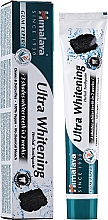 Парфумерія, косметика Чорна відбілювальна паста з активованим вугіллям - Himalaya Herbals Ultra Whitening Herbal Toothpaste