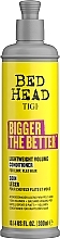 УЦЕНКА Кондиционер для придания объема - Tigi Bed Head Bigger The Better Lightweight Volume Conditioner * — фото N1