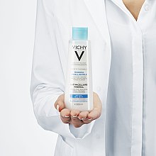 Мицеллярное молочко для сухой кожи лица и глаз - Vichy Purete Thermale Mineral Micellar Milk  — фото N6