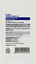 Крем солнцезащитный - Isntree Hyaluronic Acid Natural Sun Cream SPF 50+ PA++++ (пробник) — фото N2