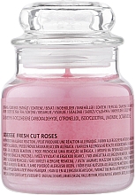 Ароматическая свеча "Свежесрезанные розы" в банке - Yankee Candle Fresh Cut Roses — фото N2
