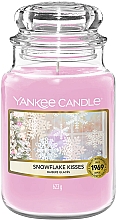 Духи, Парфюмерия, косметика Ароматическая свеча в банке - Yankee Candle Snowflake Kisses Jar Candle