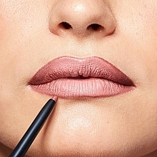 Карандаш для губ - Maybelline New York Color Sensational Shaping Lip Liner — фото N5
