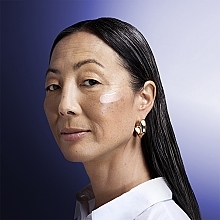 Нічний концентрат для обличчя - Shiseido Vital Perfection LiftDefine Radiance Night Concentrate — фото N9