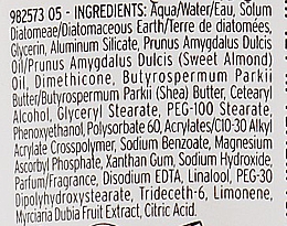 Абразивний скраб для обличчя "Вітамін С" - The Body Shop Vitamin C Glow Boosting Microdermabrasion — фото N3
