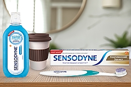 Зубная щетка мягкая "Глубокое очищение", бирюзовая - Sensodyne Deep Clean Soft — фото N6