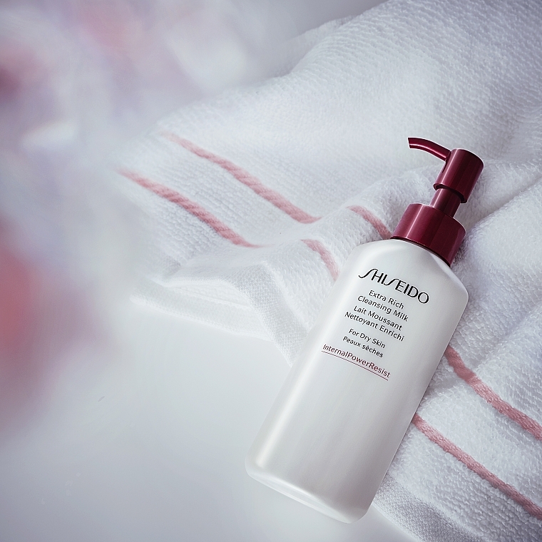 Очищающее молочко для лица для сухой кожи - Shiseido Extra Rich Cleansing Milk — фото N5