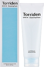 Очищаюча піна з низькомолекулярною гіалуроновою кислотою - Torriden Dive-In Cleansing Foam — фото N3