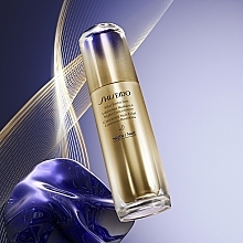 Нічний концентрат для обличчя - Shiseido Vital Perfection LiftDefine Radiance Night Concentrate — фото N5