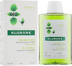 Шампунь c крапивой для жирных волос - Klorane Seboregulating Treatment Shampoo with Nettle Extract — фото N2