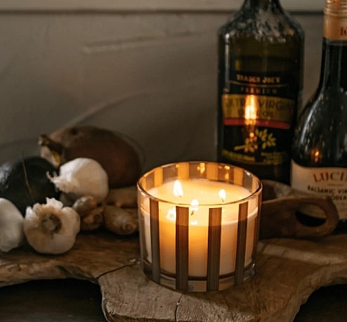 Ароматическая свеча в стакане, 3 фитиля - Paddywax Al Fresco Striped Glass Candle Cotton & Teak — фото N2