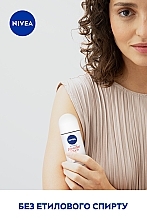 Антиперспирант "Прикосновение пудры", шариковый - NIVEA PowderTouch Anti-Perspirant — фото N4