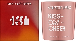 13PERFUMES Kiss-On-Cheek - Ароматическая свеча — фото N2