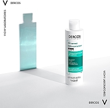 Дерматологічний себо-регулюючий шампунь для жирного волосся та шкіри голови - Vichy Dercos Oil Correct Oily Scalp & Hair Shampoo — фото N6