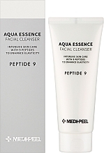 Пенка для умывания с пептидами - MEDIPEEL Peptide 9 Aqua Essence Facial Cleanser — фото N2