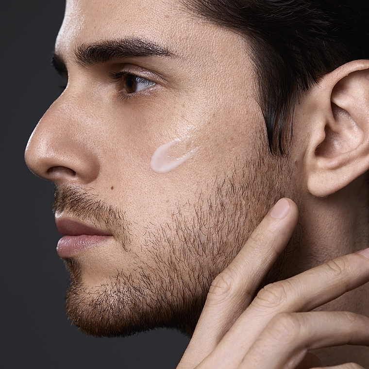 Комплексний зволожувальний флюїд для обличчя - Shiseido Men Total Revitalizer Light Fluid — фото N7
