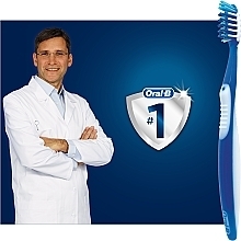 Зубная щетка - Oral B toothbrush Pro-Expert Soft — фото N3