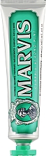 Парфумерія, косметика Зубна паста "Класична м'ята" з ксилитол - Marvis Classic Strong Mint + Xylitol
