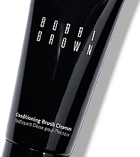 Шампунь-кондиціонер для очищення пензлів - Bobbi Brown Conditioning Brush Cleanser — фото N2