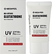 Отбеливающий солнцезащитный крем для лица - MEDIPEEL Bio-Intense Glutathione Mela Toning Sun Cream SPF50+ PA+++ — фото N2