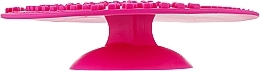 Очищувач для пензлів, рожевий - Oriflame Brush Cleansing Pad — фото N2