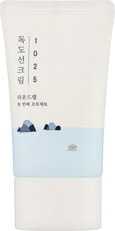 Солнцезащитный крем с морской водой - Round Lab 1025 Dokdo Sunscreen SPF 50+ PA++++ — фото N1