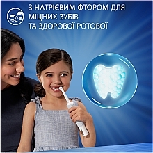 Зубная паста для детей до 6 лет - Oral-B Pro Kids 0-6 Srtong Teeth Fluoride Toothpaste — фото N3