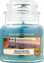 Свеча в стеклянной банке - Yankee Candle Beach Escape Candle — фото N1