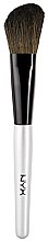 Духи, Парфюмерия, косметика Скошенная кисть для румяна B02 - NYX Professional Makeup Cheek Brush