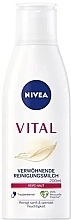 Духи, Парфюмерия, косметика Молочко для тела - NIVEA Vital Pampering Cleansing Milk