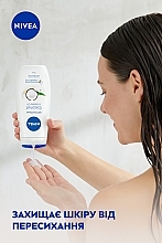 Гель-догляд для душу "Кокос та масло жожоба" - NIVEA Coconut & Jojoba Oil Soft Care Shower — фото N3