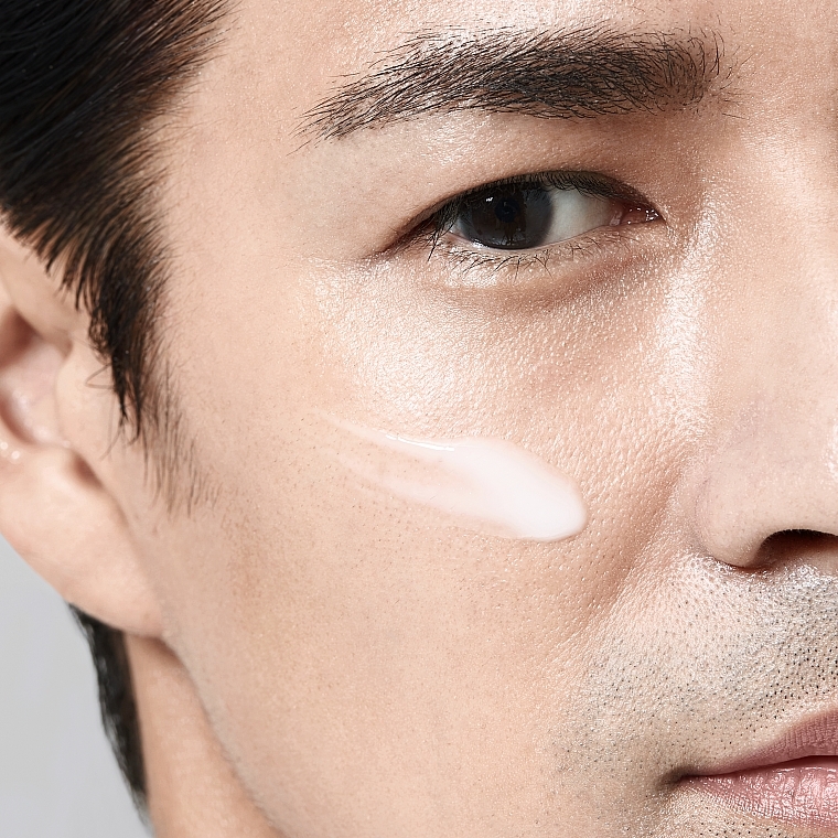 Увлажняющий и тонизирующий флюид для лица - Shiseido Men Energizing Moisturizer Extra Light Fluid — фото N3