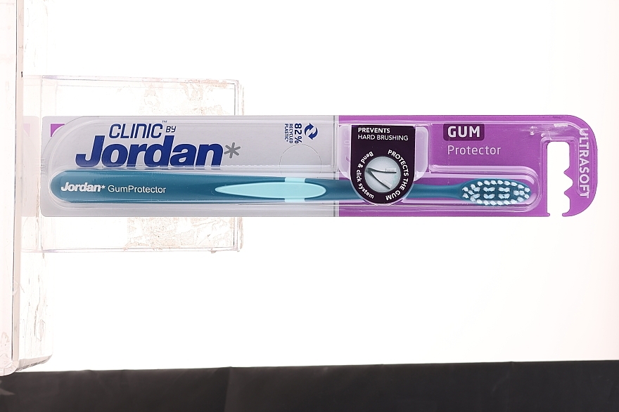 Зубна щетка, ультрамягкая, бирюзовая - Jordan Clinic Gum Protector Ultra Soft Toothbrush  — фото N1