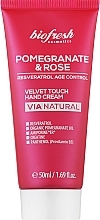 Парфумерія, косметика Крем для рук "Оксамитовий дотик. Гранат і троянда" - BioFresh Via Natural Pomegranate & Rose Velvet Touch Hand Cream