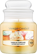 Парфумерія, косметика Ароматична свічка "Ванільний кекс" - Yankee Candle Vanilla Cupcake