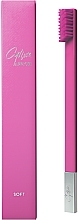 Зубна щітка м'яка, баблгам рожева матова зі сріблястим матовим ковпачком - Apriori — фото N1
