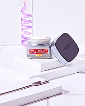 Денний антивіковий крем-догляд SPF50 з гіалуроновою кислотою - L’Oréal Paris Revitalift Filler [HA] — фото N9