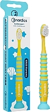 Духи, Парфюмерия, косметика Детская зубная щетка "Ракета", желтая с зеленым - Nordics Super Soft Kids Toothbrush 10500