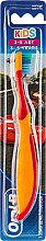 Духи, Парфюмерия, косметика Детская зубная щетка 3-5 лет, мягкая "Тачки", оранжево-красная - Oral-B Kids Toothbrush