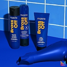 Кондиционер для волос "Нейтрализация медных тонов" - Matrix Total Results Brass Off Blue Conditioner — фото N10