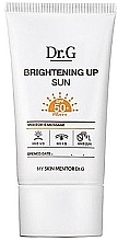 Духи, Парфюмерия, косметика Солнцезащитное средство - Dr.G Brightening Up Sun Spf50+ Pa+++ (пробник)