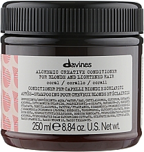 Кондиционер для натуральных и окрашенных волос (коралловый) - Davines Alchemic Conditioner — фото N1