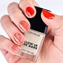 Верхнє покриття для лаку - Catrice Glow In The Dark Effect Top Coat — фото N5