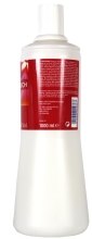 Емульсія для фарби Color Touch - Wella Professional Color Touch Emulsion Normal 1.9% — фото N4