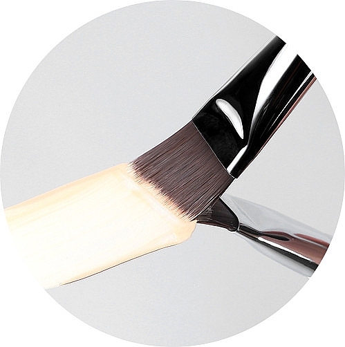 Пензель для макіяжу E870 - Eigshow Beauty Angled Flat Foundation Brush — фото N2
